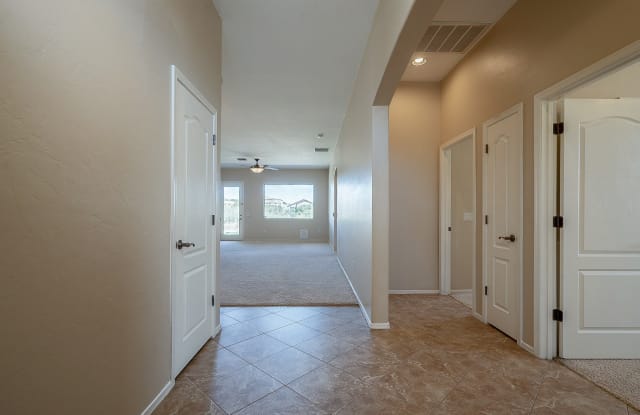 10737 S Miralago Dr -56 - 10737 South Maralago Drive, Vail, AZ 85641