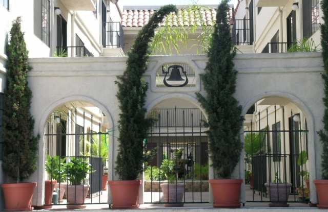 AVAILABLE NOW - Beautiful Condo in the Heart of Vibrant San Diego!