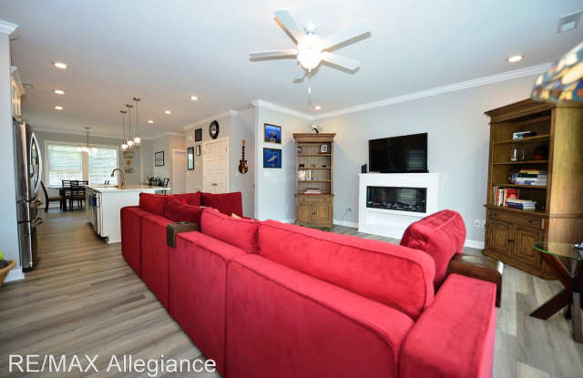 8510 CHESAPEAKE BLVD