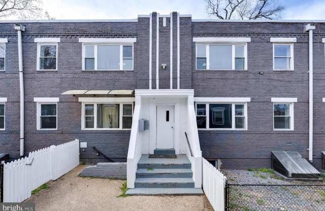 Photo of 4612 HILLSIDE Road SE unit: 4