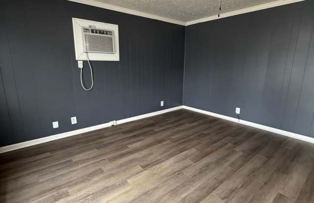 2 Bedroom, 1 Bathroom Duplex in Gallatin! MOVE IN SPECIAL: FIRST FULL MONTHS RENT FREE!!