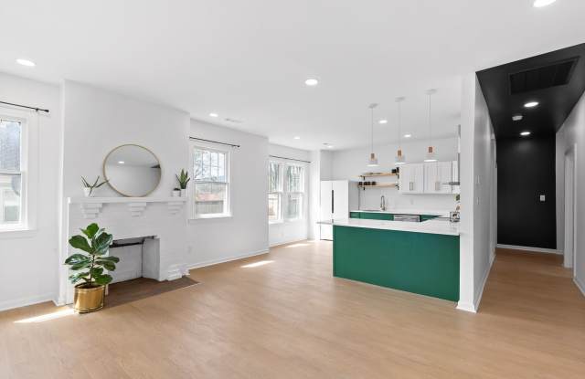 Charming + Modern Highland Park Home - 3 Beds, 2 Baths, Fenced Yard, + Plenty of Parking!