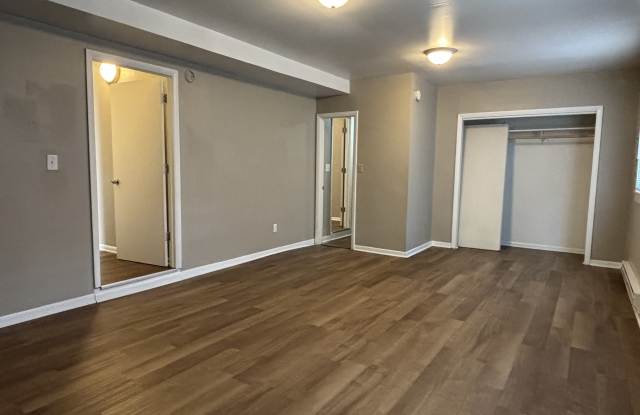 2943 Hillside Avenue