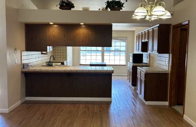 5232 West Iris Court