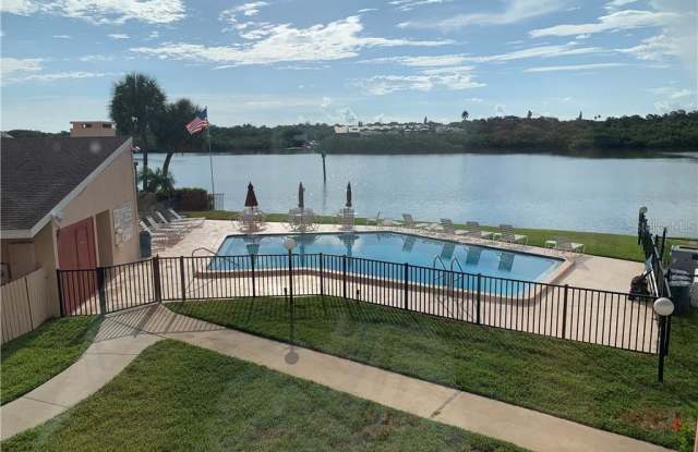 1 Windrush Blvd Apt 25