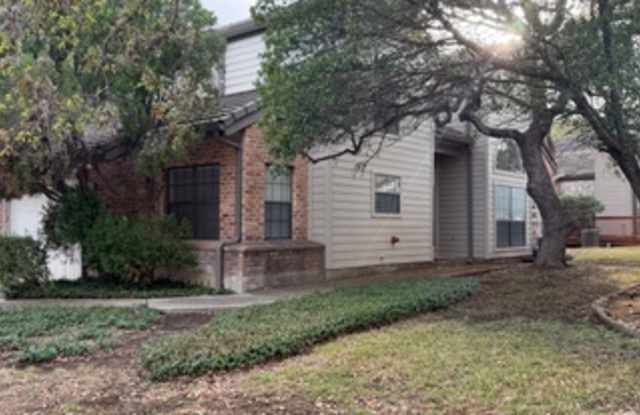 17223 Beacon Woods