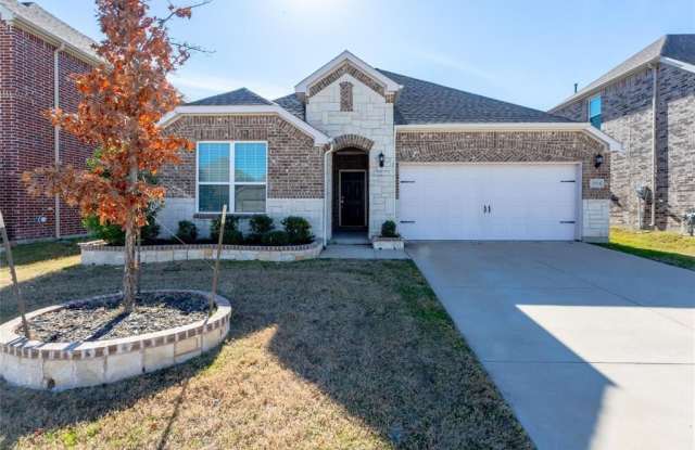 2904 Redbud Lane