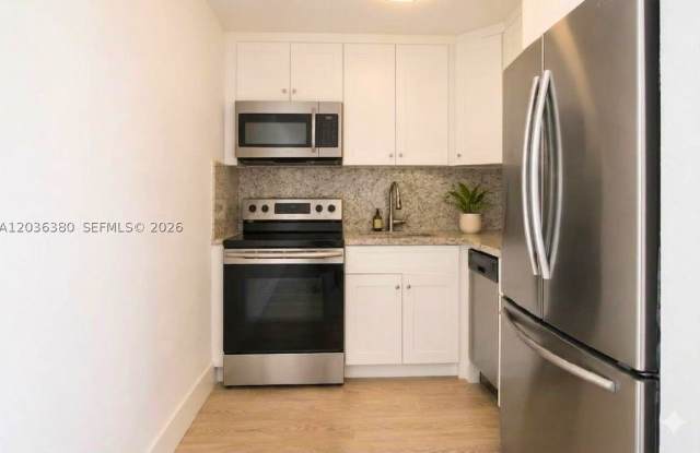 444 SW 4th St
