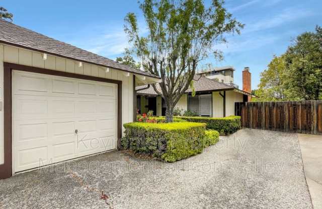 943 Miramonte Ave