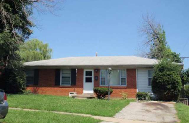 Nice House in Garden Springs! Off-Street Parking, Convenient Location, Pets Ok!