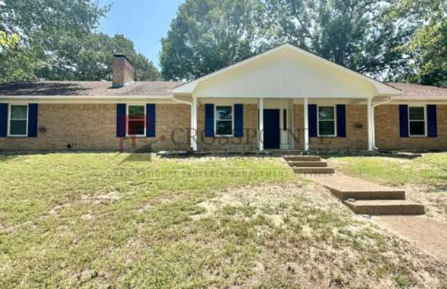 Beautiful 4 Bedroom 2 Bathroom home in Tyler!