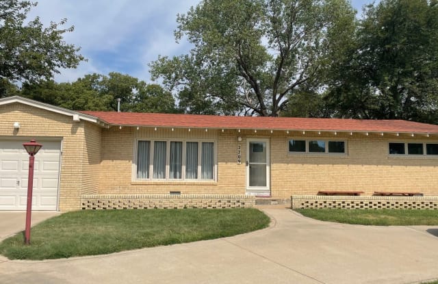 2709 N Clarence - 2709 North Clarence Avenue, Wichita, KS 67204