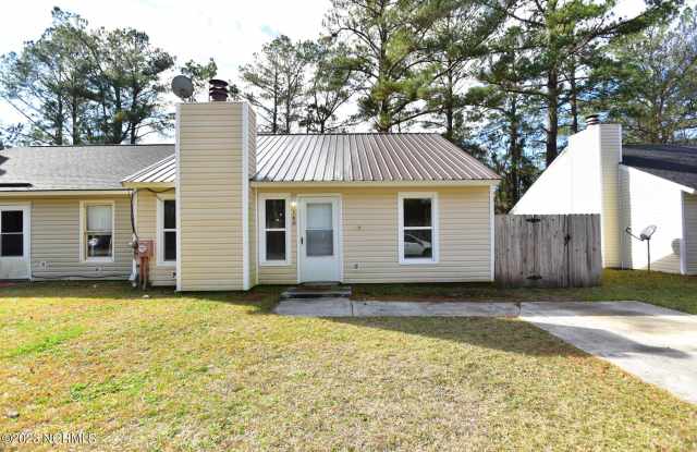 140 Corey Circle - 140 Corey Circle, Jacksonville, NC 28546