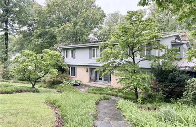 1430 Carrington Ln