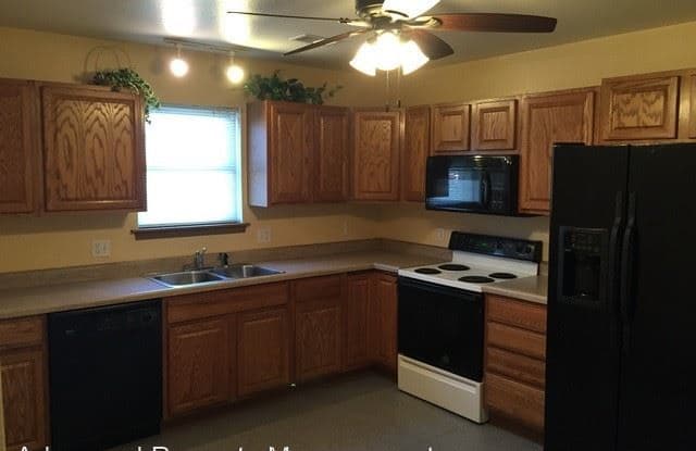 607 Vattier Unit B - 607 Vattier Street, Manhattan, KS 66502