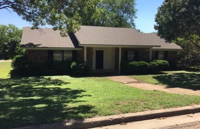 Nice House in Prestigious Landon Branch! - 3424 Forrester Lane, Waco, TX 76708