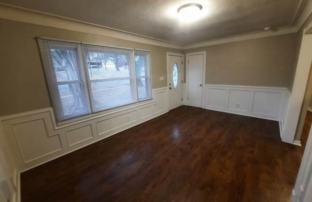 3 Bedroom, 1 Bathroom Home!