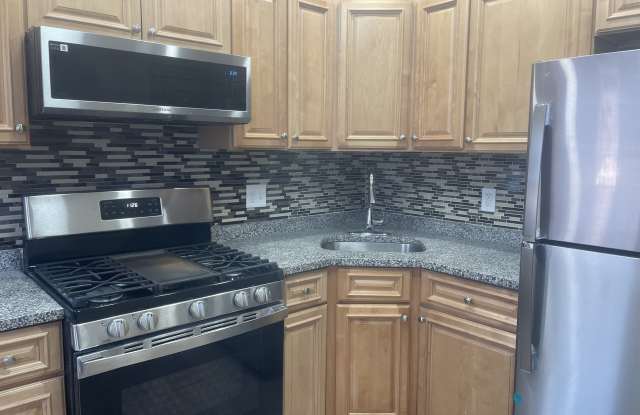 Photo of 1002 River St