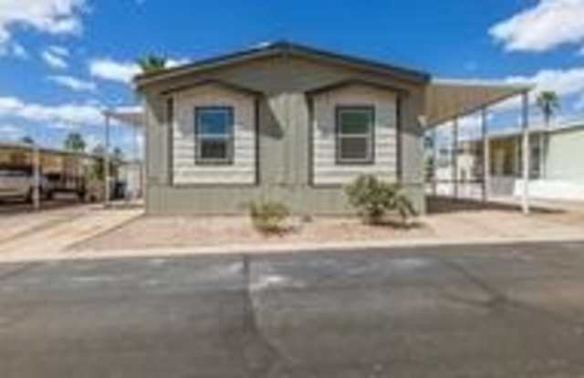2000 S Apache Road lot: 79