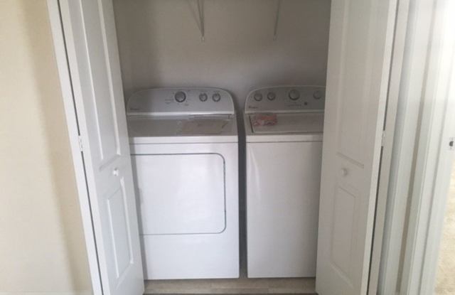 3 Bedroom 2.5 Half Bath House with 1 car garage