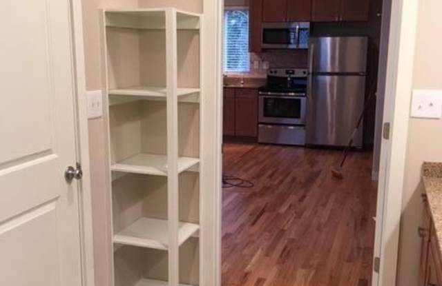 808 Edmund Street unit: B