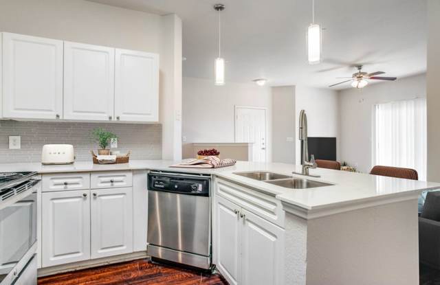 Vista 121 Apartment Homes