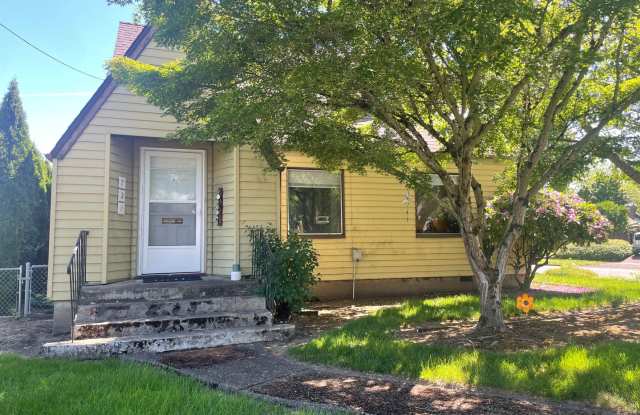 2 bed 1 bath Home in West Salem