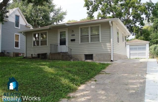 2901 South 12th Street - 2901 South 12th Street, Lincoln, NE 68502