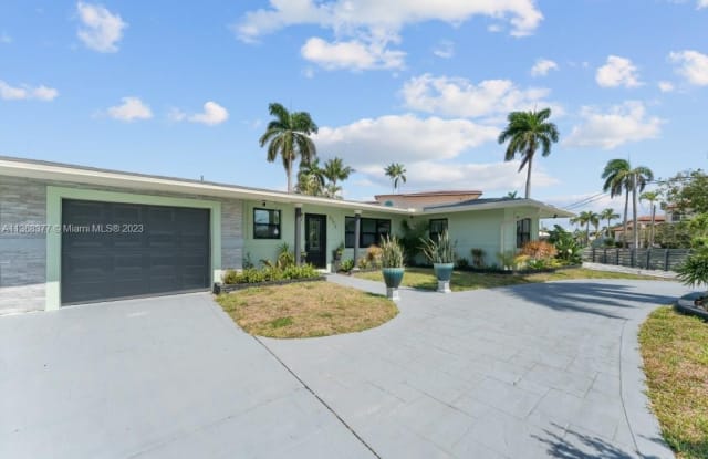 2771 NE 48th Ct - 2771 Northeast 48th Court, Lighthouse Point, FL 33064