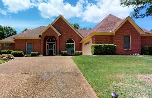 605 ALEXANDRIA Dr