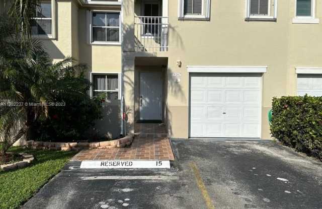 9167 Fontainebleau Blvd