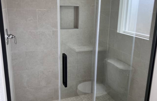 629 W Oliver - 629 1/2