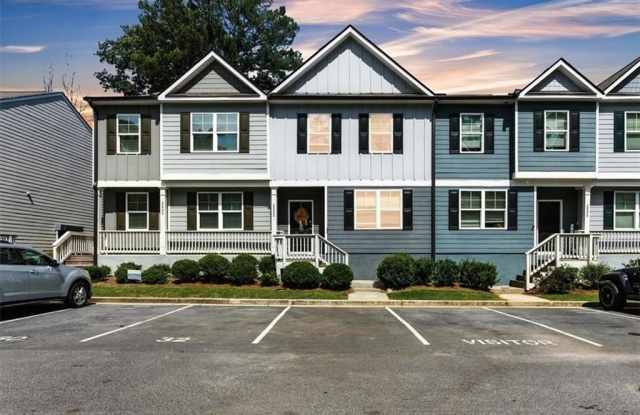 2832 Saratoga Lake View