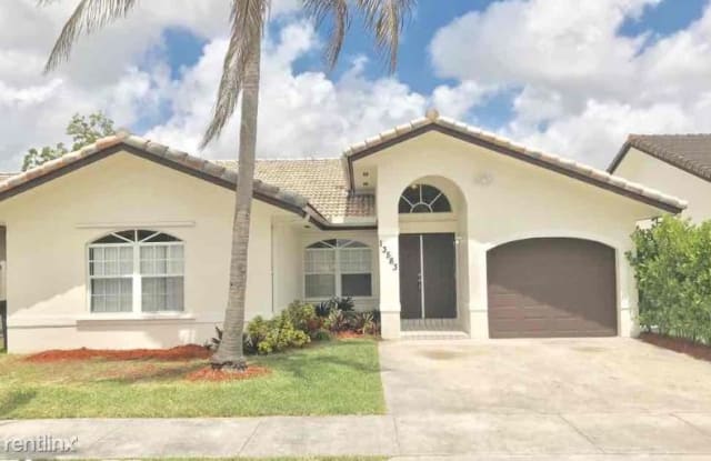 13583 SW 183 Ter - 13583 SW 183 Ter, Richmond West, FL 33177