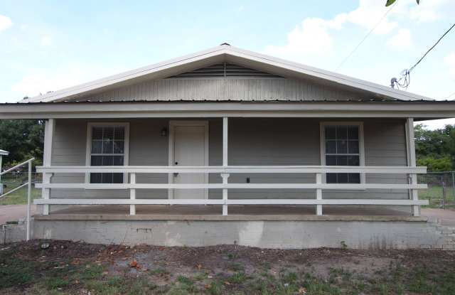 Photo of Adorable 2 Bedroom 1 Bath Home in West Tyler! Available now!