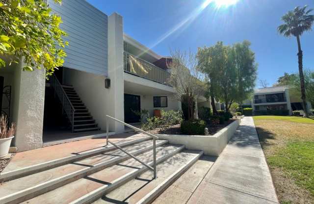 Photo of AVAILABLE NOW!! GORGEOUS 2 Bedroom 2 Bathroom Palm Springs Condo!