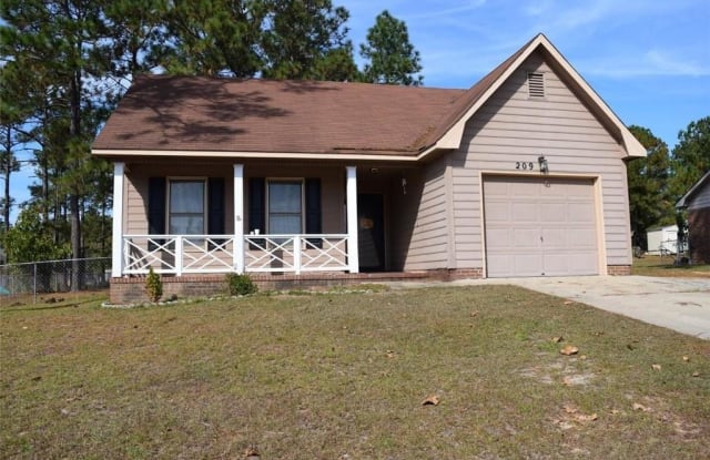 209 Eppingdale Drive - 209 Eppingdale Drive, Spring Lake, NC 28390