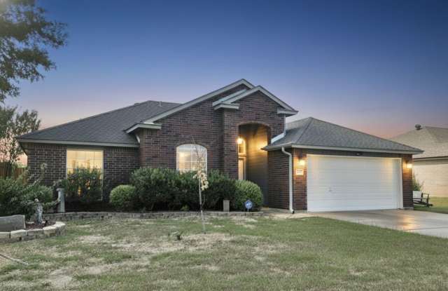 NEW IN MANAGEMENT - AVAILABLE NOW! MOVE IN SPECIAL!