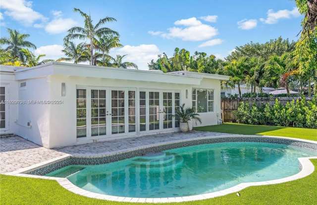 Photo of 345 Fairway Dr