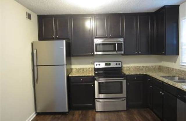 1690 Barnett Shoals Rd - Apt. 3