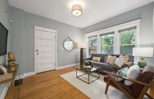3805 North Ravenswood