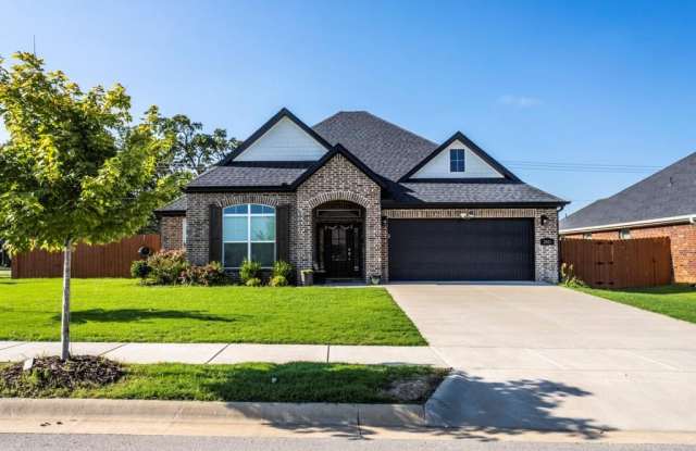 3801  SW Mistletoe  AVE - 3801 Southwest Mistletoe Avenue, Bentonville, AR 72713