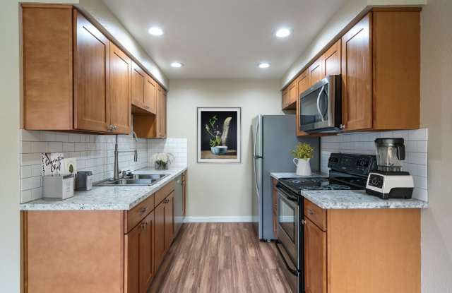 Del Mar Village Apartments