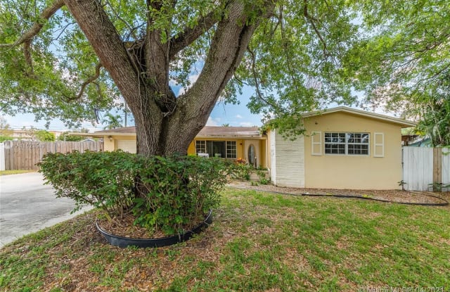 5190 SW 90th Ter - 5190 Southwest 90th Terrace, Cooper City, FL 33328