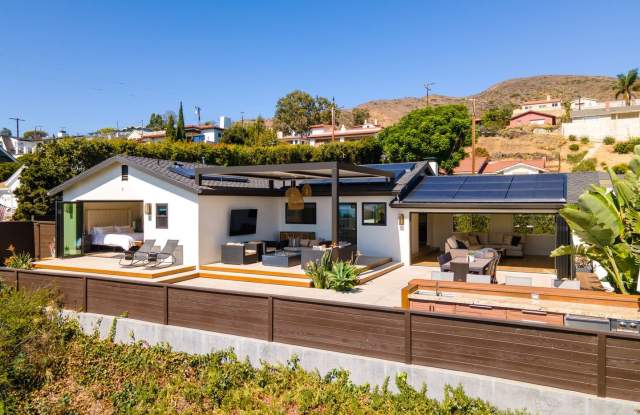 2442 Sherwood Drive