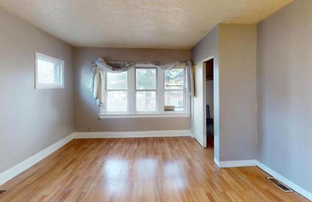 373 West Ave