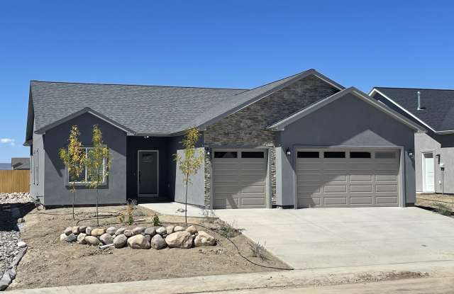 Photo of 1427 Blue Creek Avenue