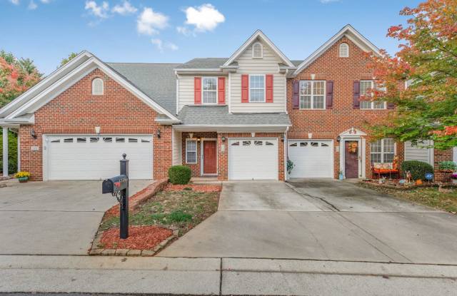 1735 Silver Run Court - Townhome for Rent - 1735 Silver Run Court, Winston-Salem, NC 27127