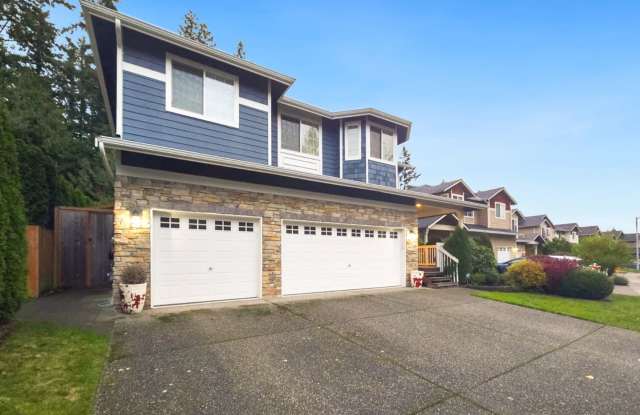 Spacious 4-Bedroom Home with Modern Updates  Expansive Yard