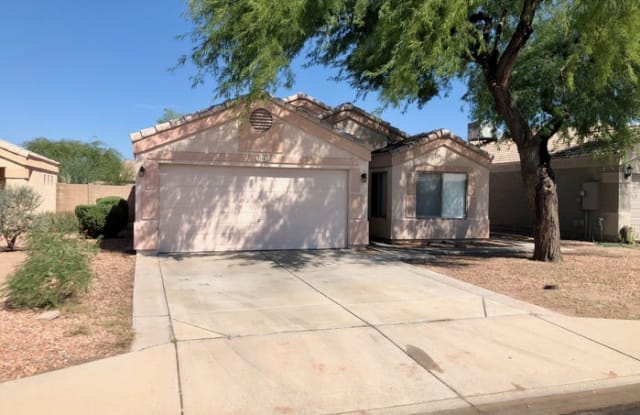 1366 West 17th Avenue - 1366 West 17th Avenue, Apache Junction, AZ 85120